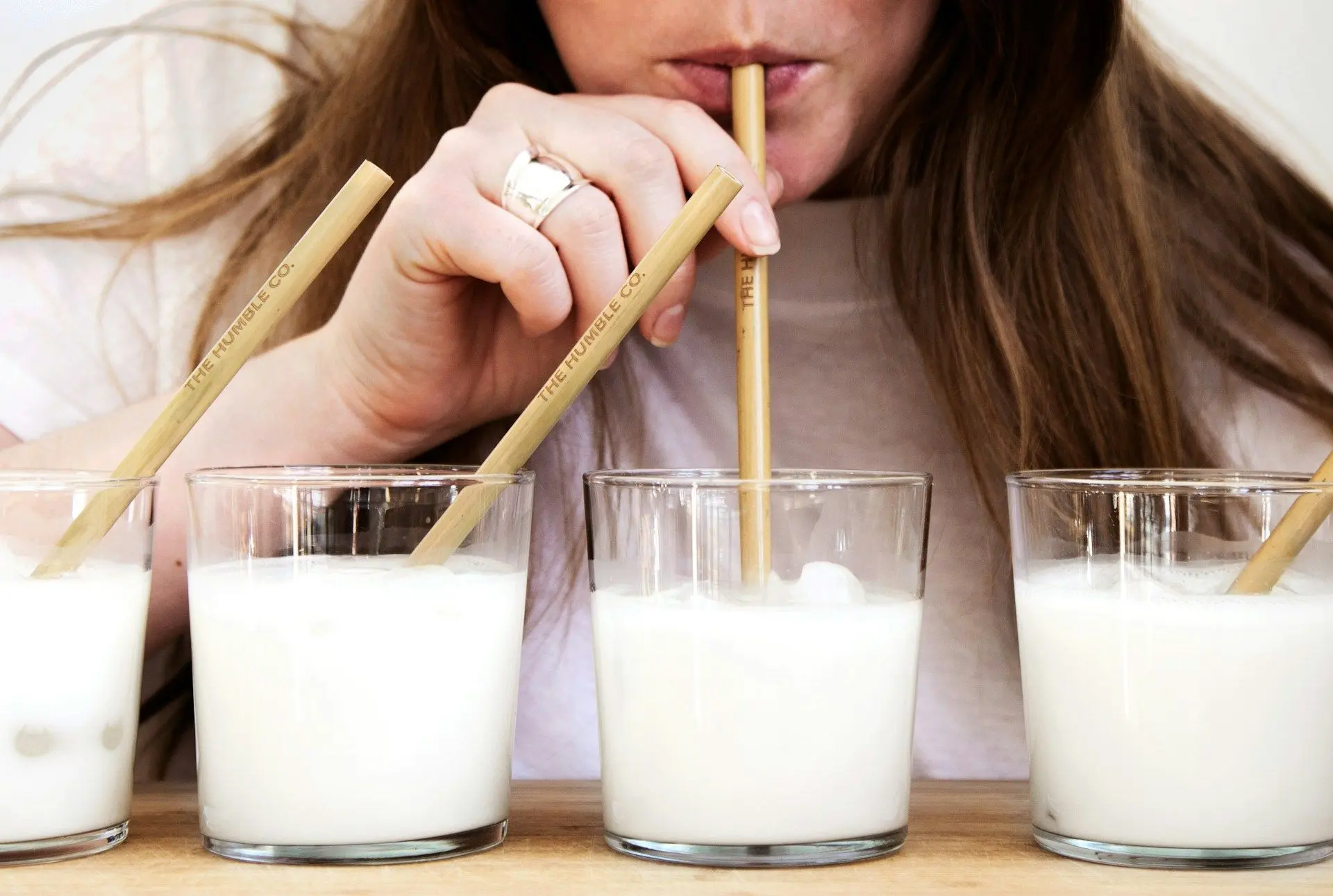 Молоко є надзвичайно корисним навіть для осіб, які мають непереносність лактози.